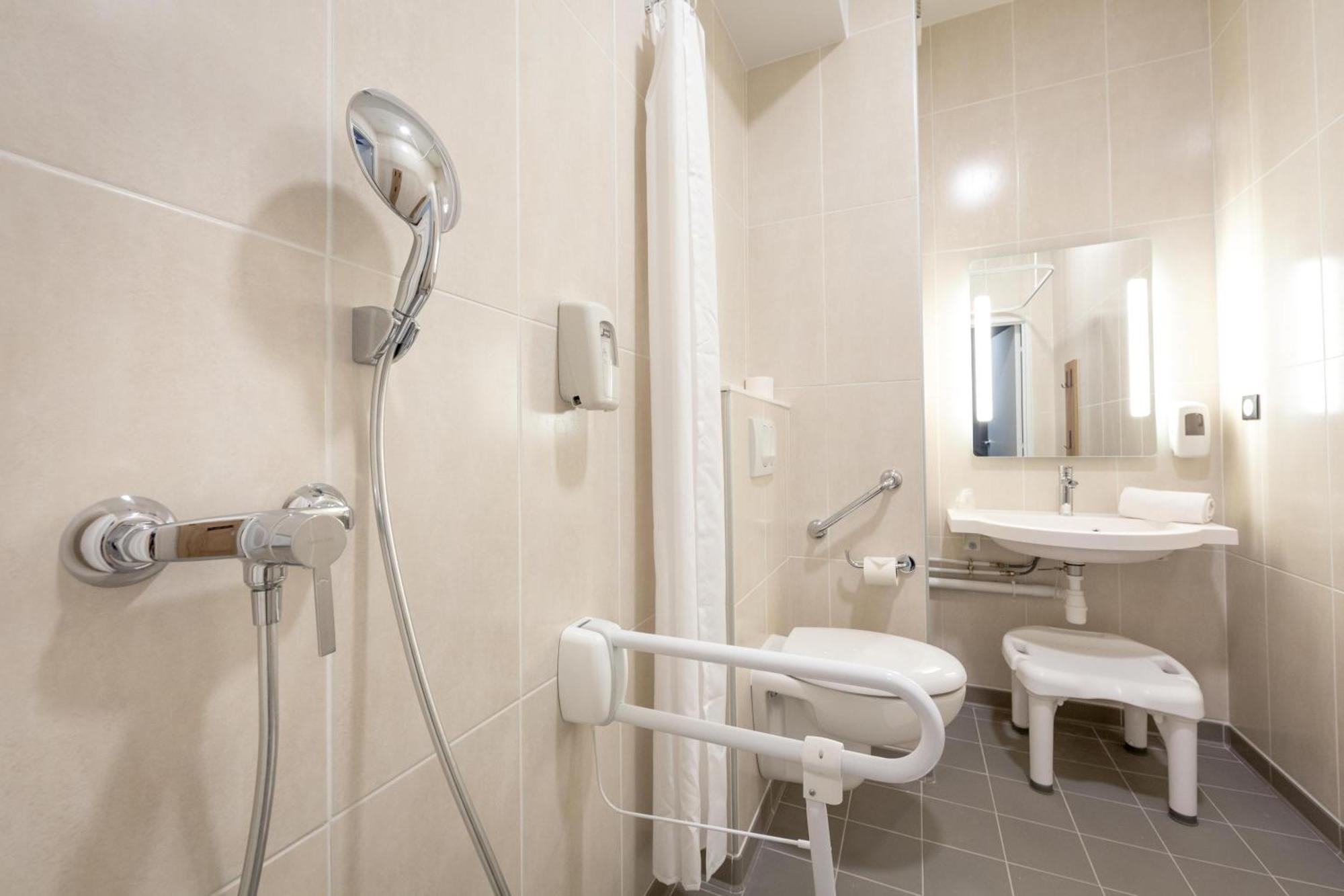 B&B Hotel Sainte-Maxime Golfe De Saint Tropez Buitenkant foto